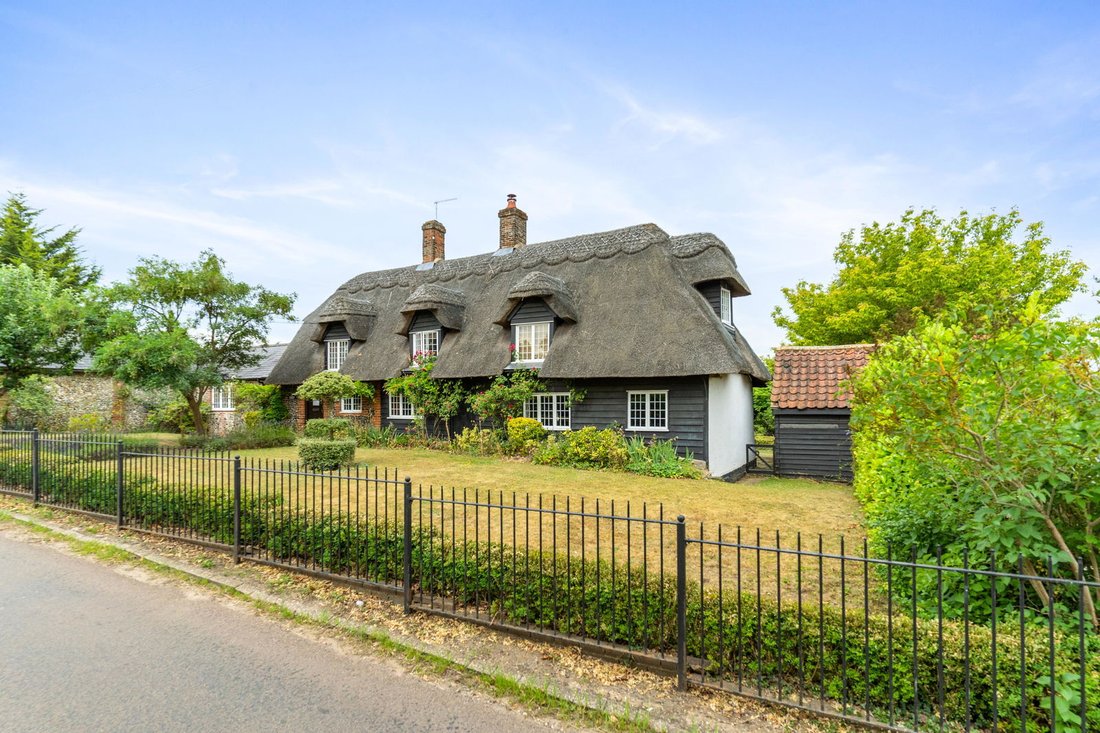 House in Nasty, England 1 - 13661841