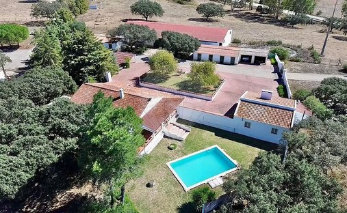 Haus in Malagueira e Horta das Figueiras, Distrikt Évora, Portugal 1