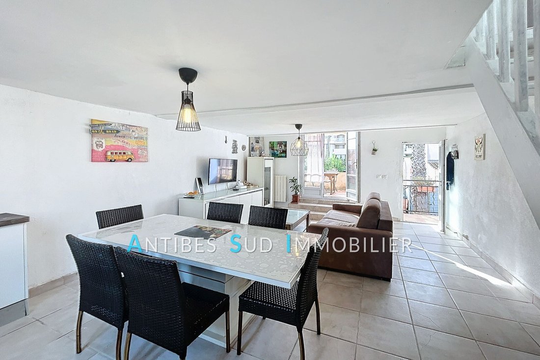 Villa in Gabelle-Courcettes-Les Clos, Vallauris, France 1 - 13495134