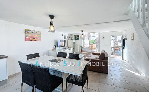 Villa in Gabelle-Courcettes-Les Clos, Vallauris, France 1