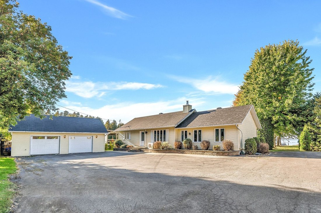 Saint Anicet, Montérégie In Saint Anicet, Quebec, Canada For Sale