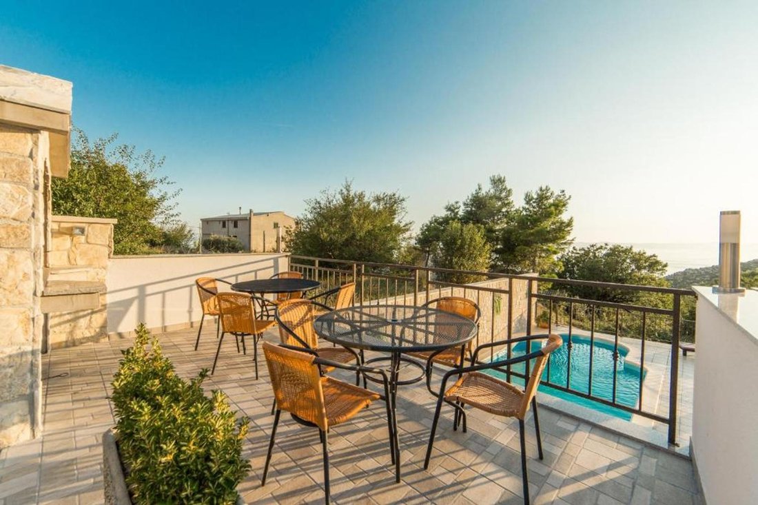 Villa in Veliko Brdo, Split-Dalmatia County, Croatia 4 - 14766284