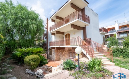 Villa en Carbonara, Bari, Italia 1