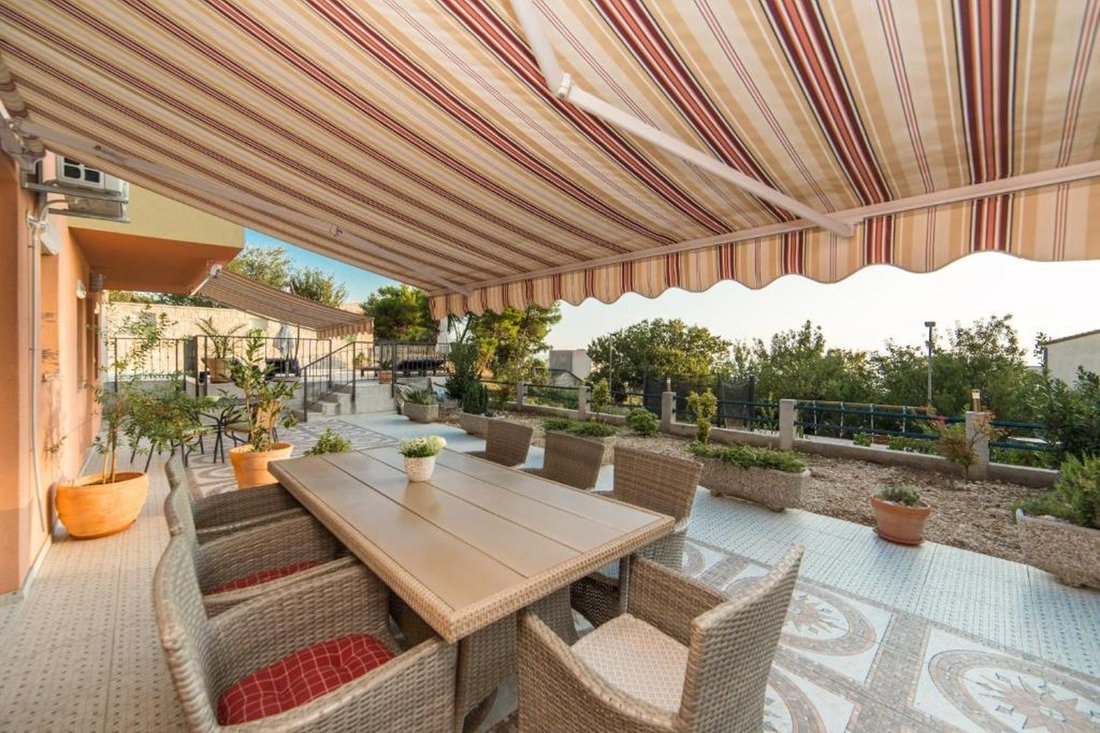 Villa in Veliko Brdo, Split-Dalmatia County, Croatia 3 - 14766284