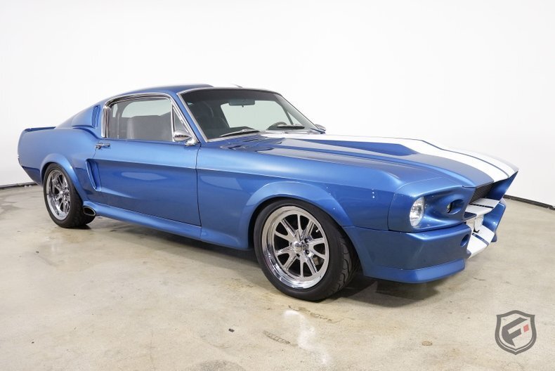 Coupe in Chatsworth, United States 1 - 14764521