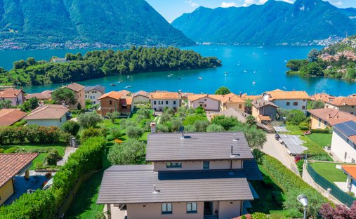 Villa in Lombardy, Italy 1