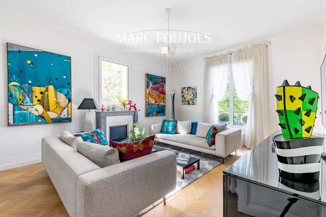 Chantilly Apartment Town Center And Train In Chantilly, Hauts De France