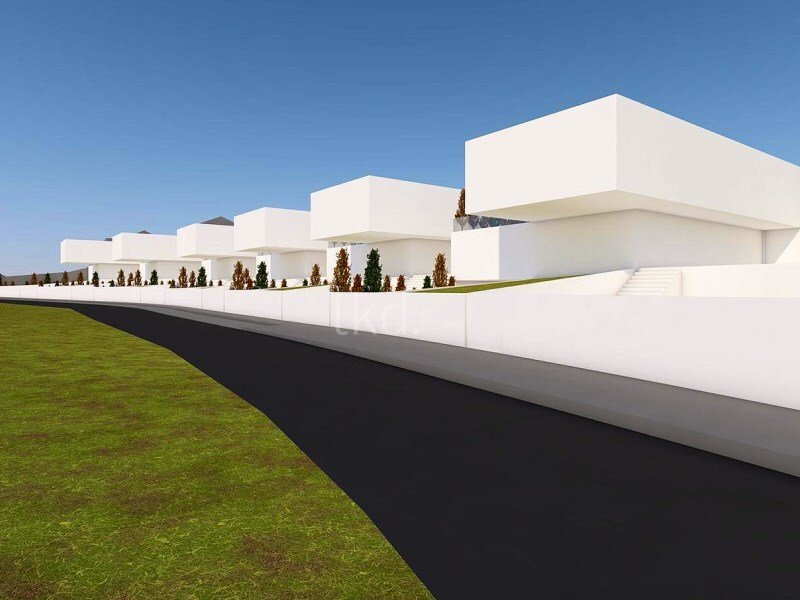 Land for sale in Vila Nova de Gaia, Portugal — €550,000