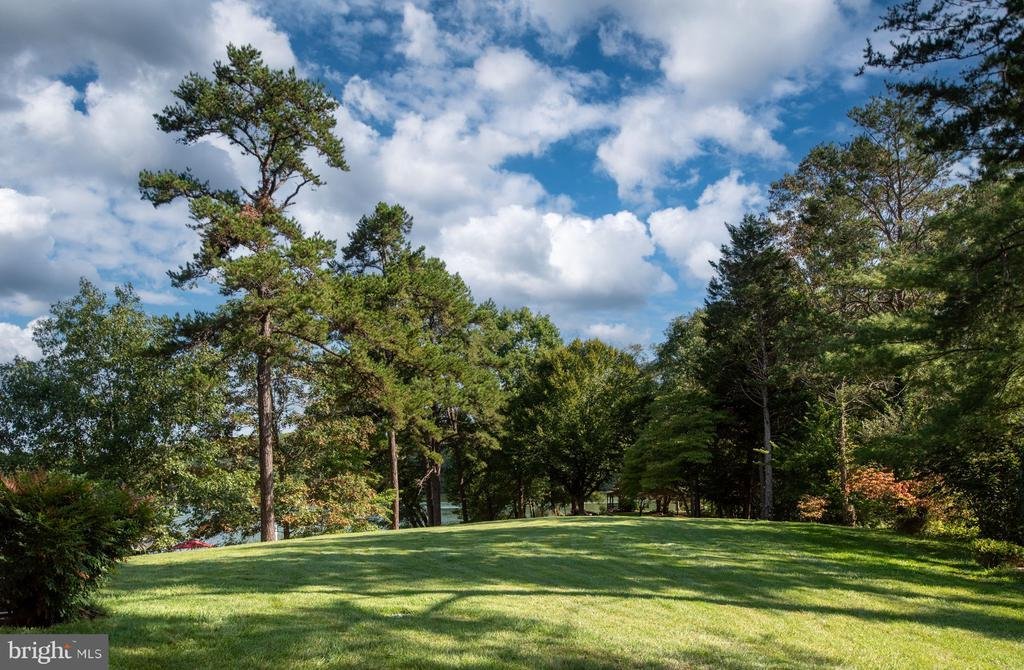 Remarkable Waterfront Retreat In Mineral, Virginia, United States For