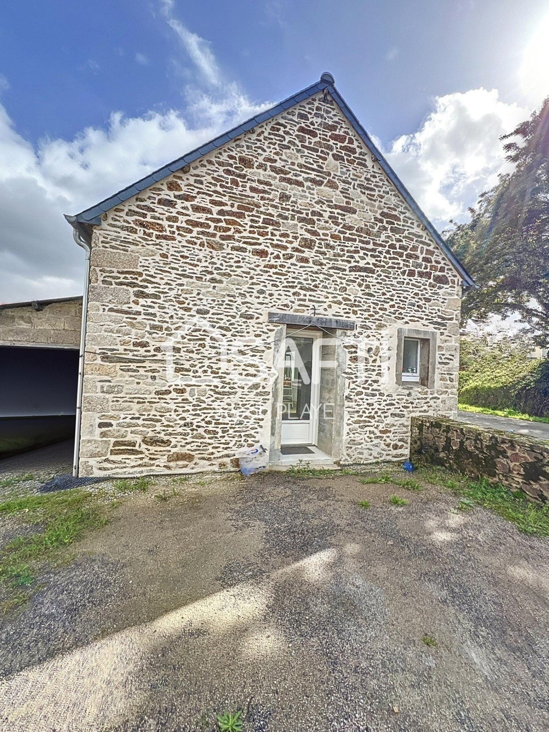 Propriété Une Maison Principale, Une Maison In Dinan, Brittany, France