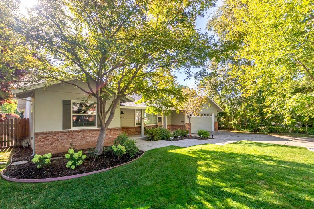 Arden Park Home With A Open In Sacramento, California, United
