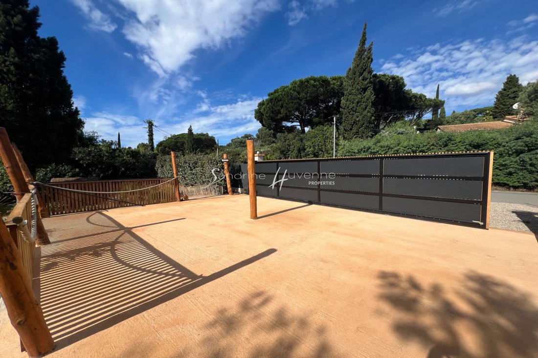 Villa in La Croix-Valmer, Provence-Alpes-Côte d'Azur, France 5 - 14767554
