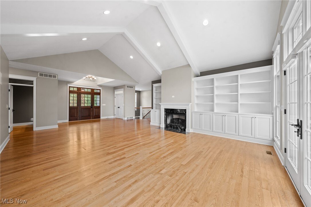 Magnificent Lake Lucerne Home In Chagrin Falls, Oh, United States For