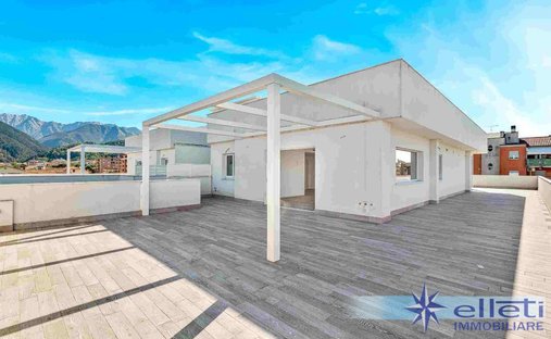 Penthouse in Center, Massa, Italy 1