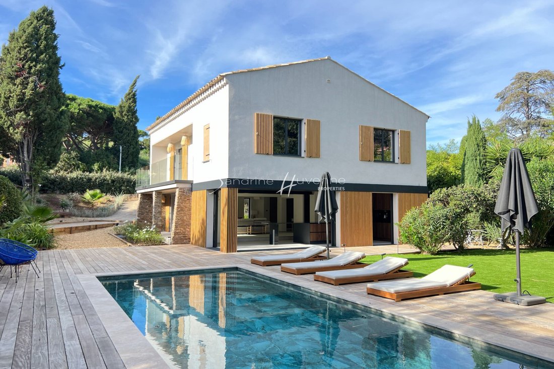 Villa in La Croix-Valmer, Provence-Alpes-Côte d'Azur, France 1 - 14767554