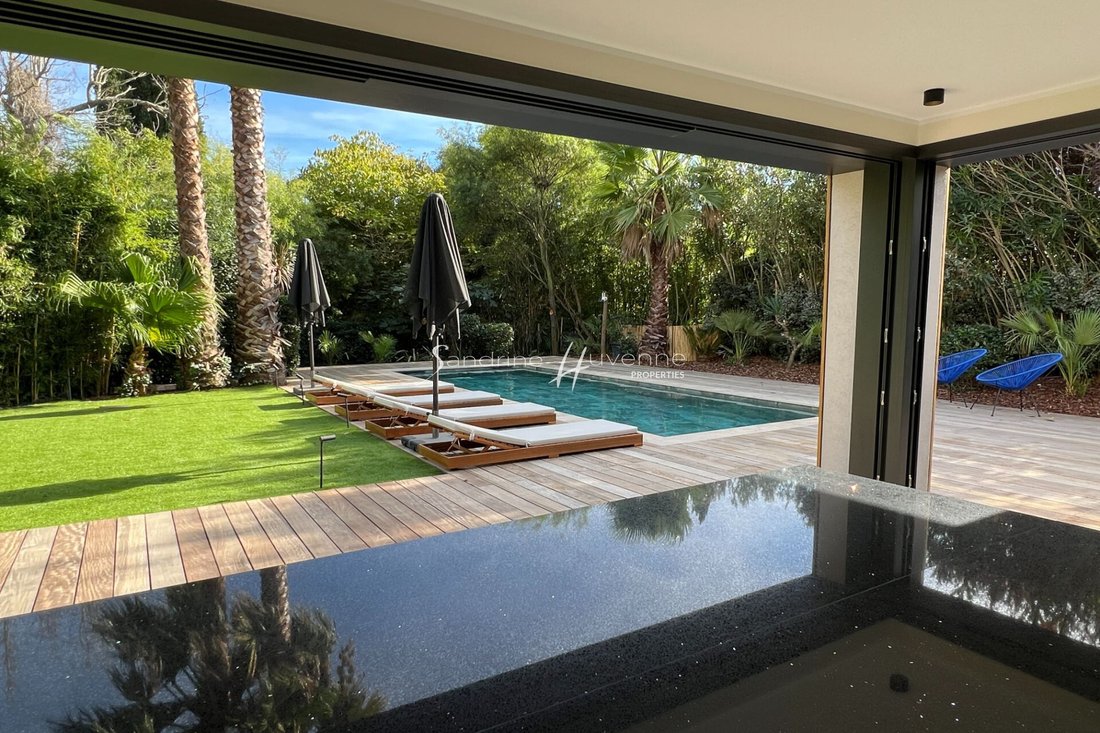 Villa in La Croix-Valmer, Provence-Alpes-Côte d'Azur, France 3 - 14767554