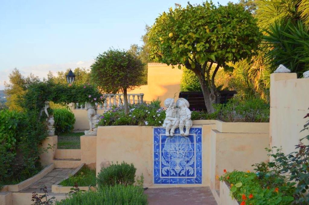 Samora Barros’ Luminous Legacy: A 1920s Algarve Masterpiece Where Art Meets Eternity