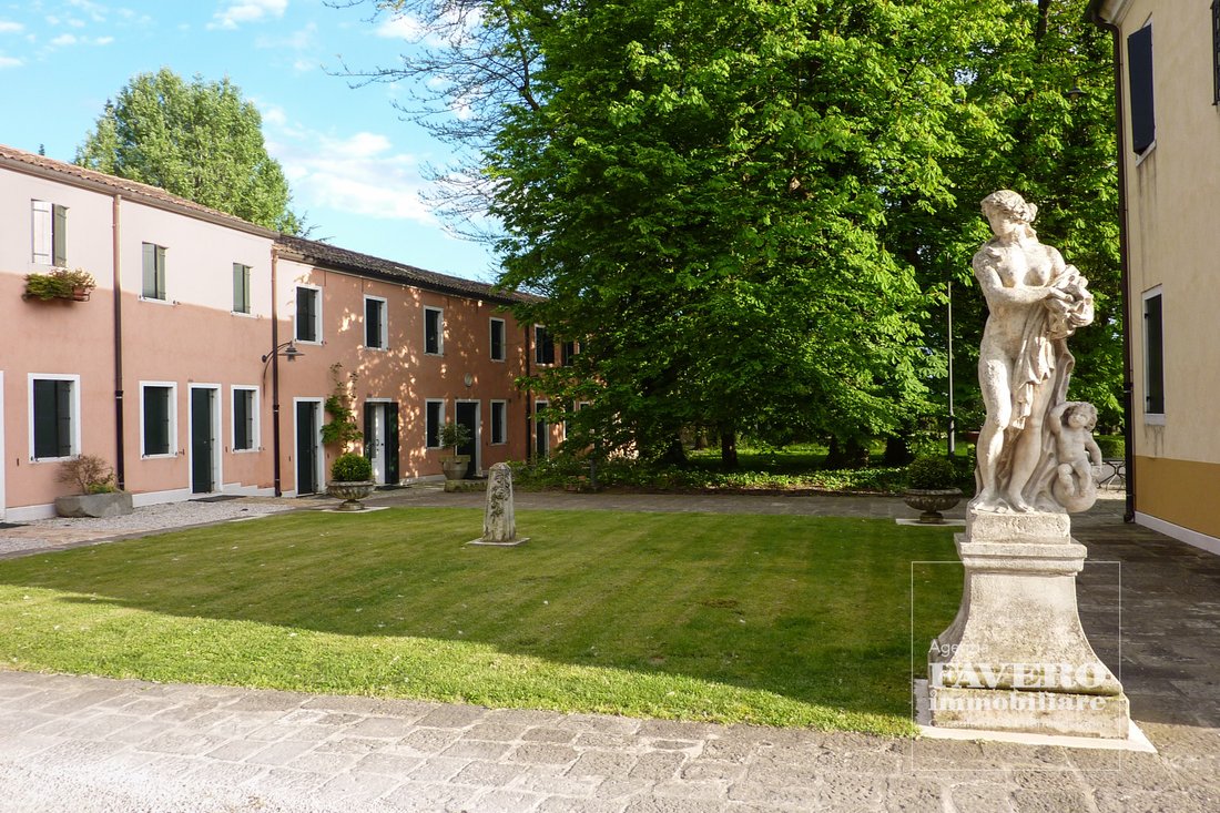 Whispers of the Brenta: A Timeless Venetian Villa’s Embrace