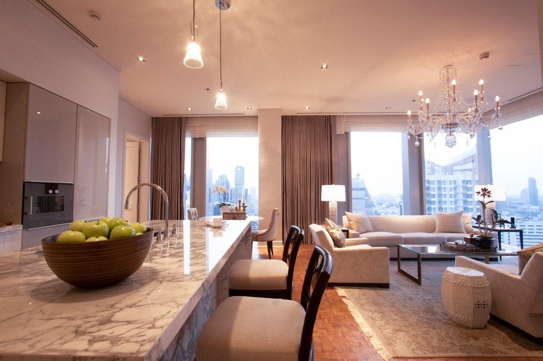 THE RITZ CARLTON PENTHOUSE SHOW SUITE
