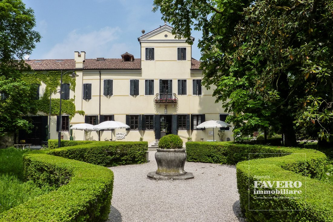 Whispers of the Brenta: A Timeless Venetian Villa’s Embrace