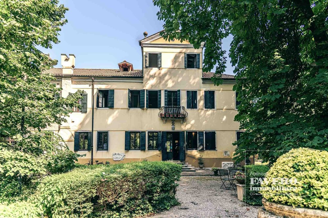 Whispers of the Brenta: A Timeless Venetian Villa’s Embrace