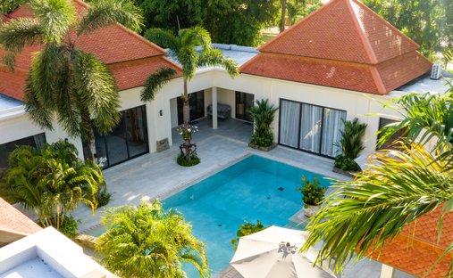 Villa in Choeng Thale, Phuket, Thailand 1