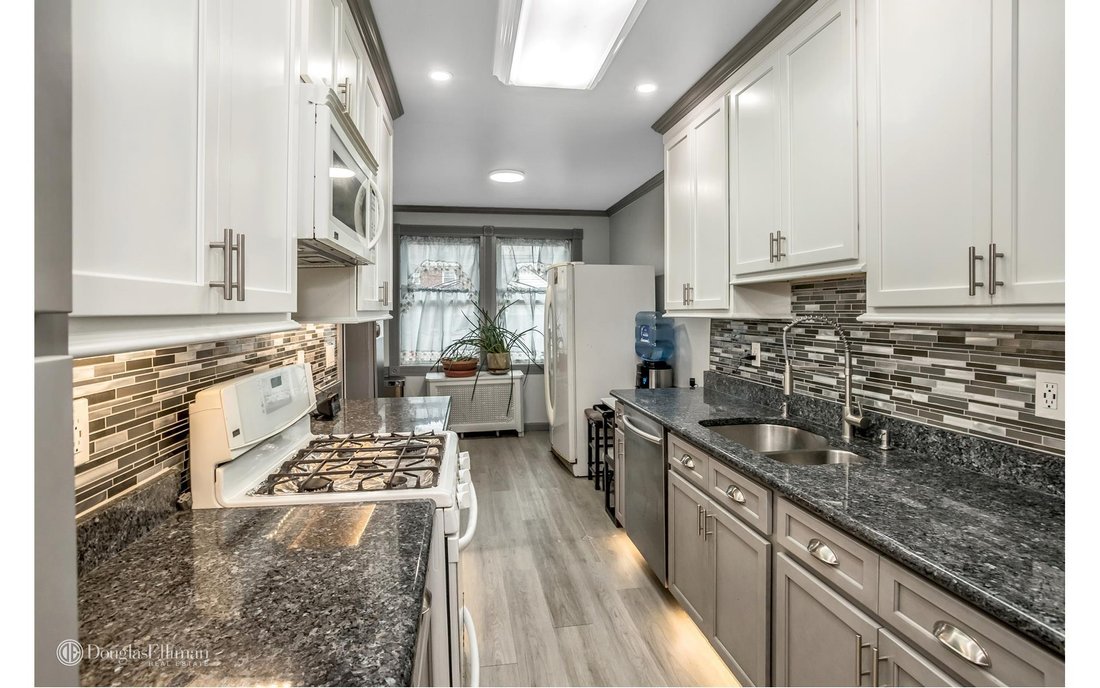 House Laurelton In New York, New York, United States For Sale (14775542)