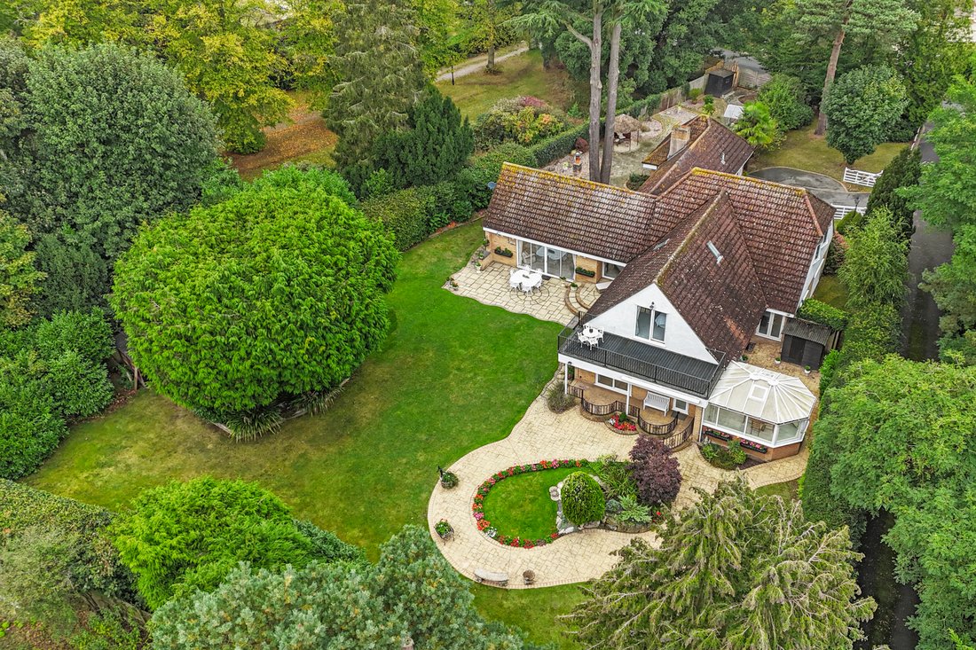 6 Bedroom Detached House For Sale In Wickham England, United