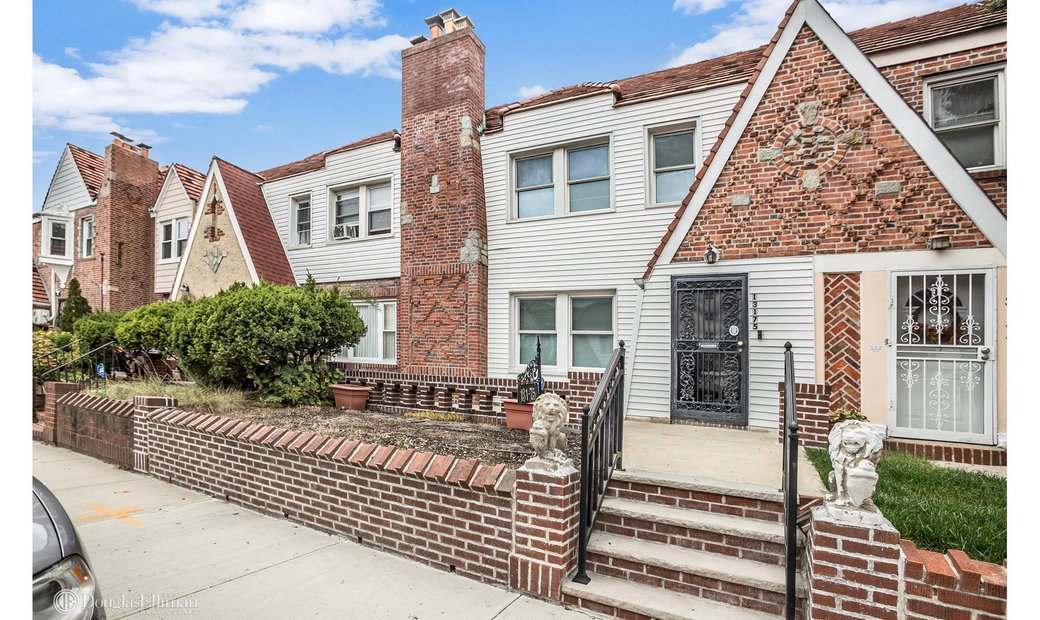 House Laurelton In New York, New York, United States For Sale (14775542)