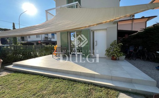 Country House in Tonfano, Pietrasanta, Italy 1