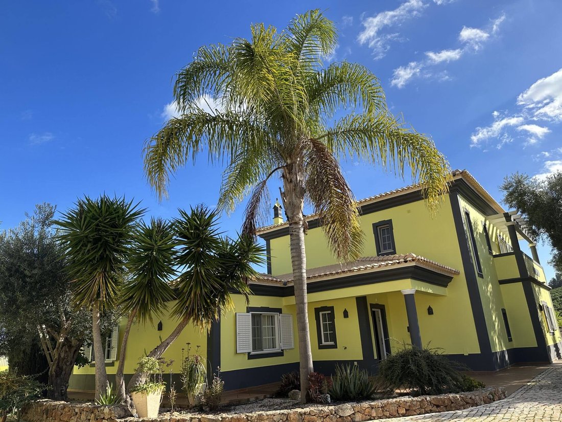 Villa in Alcantarilha, Algarve, Portugal 1 - 14289668