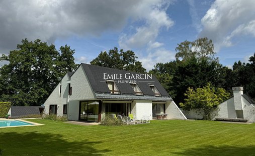 Villa in Sint-Genesius-Rode, Flanders, Belgium 1