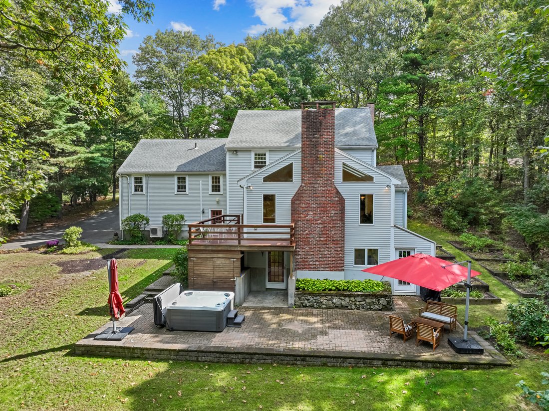 9 Tower Dr,Dover, Ma, 02030 In Dover, Massachusetts, United States For