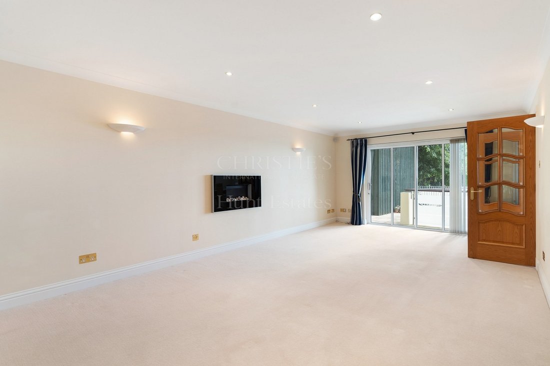 2 Bed Apartment In Small Luxurious Iconic In Saint Martin, St Martin