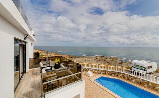 Villa in Torrevieja, Valencian Community, Spain 1