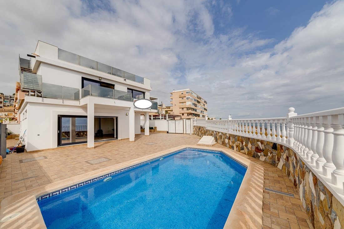 Villa in Torrevieja, Valencian Community, Spain 3 - 13041656