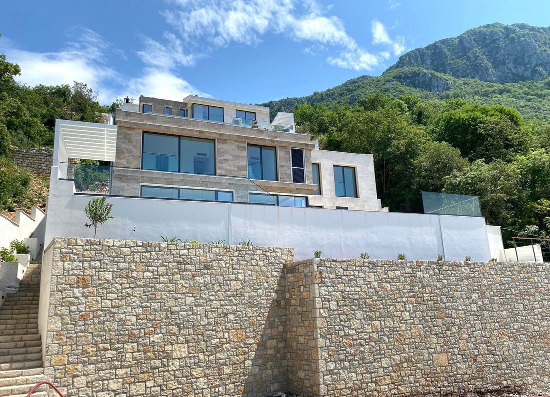 House in Tudorovići, Montenegro 1 - 14775607