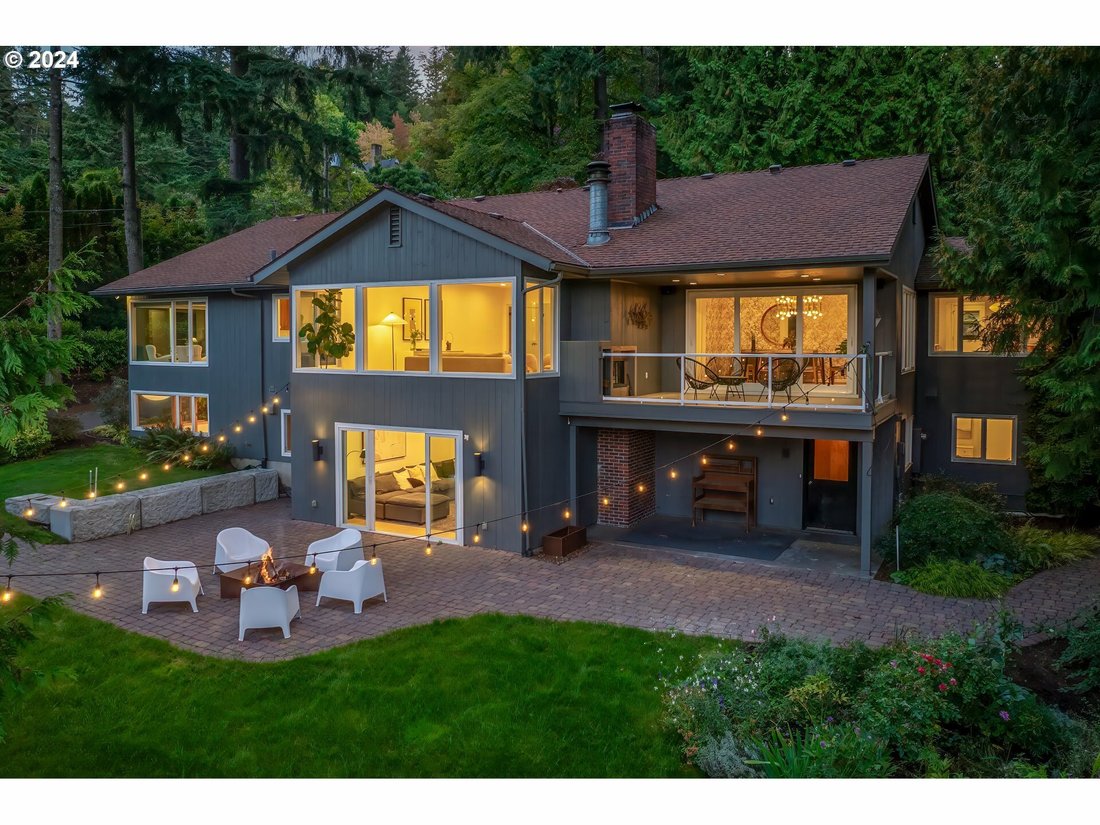 Mid Century Dunthorpe Gem In Portland, Oregon, United States For Sale