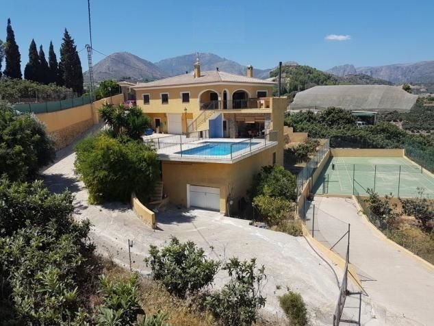 Chalet in Callosa d'en Sarria, Valencian Community, Spain 1 - 14777712