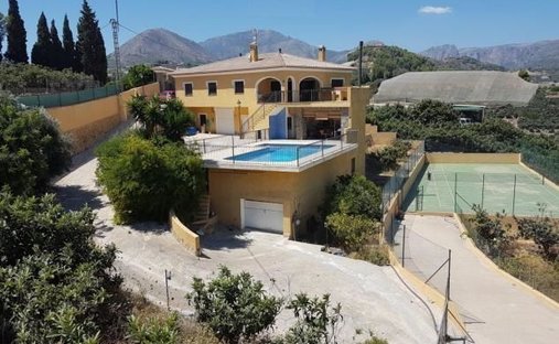 Chalet in Callosa d'en Sarria, Valencian Community, Spain 1