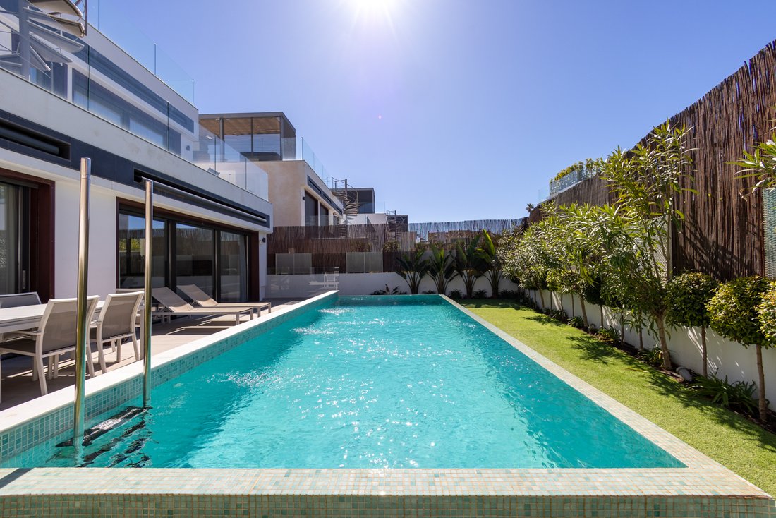Villa in Puerto Banus, Marbella, Spain 1 - 14781206