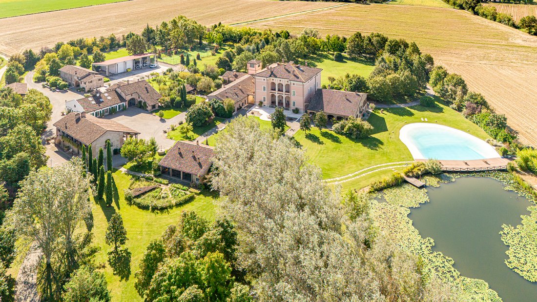 Estate in Gazzola, Emilia-Romagna, Italy 1 - 14782017