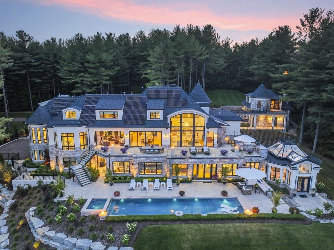 House in Caledon East, Ontario, Canada 1 - 14779368