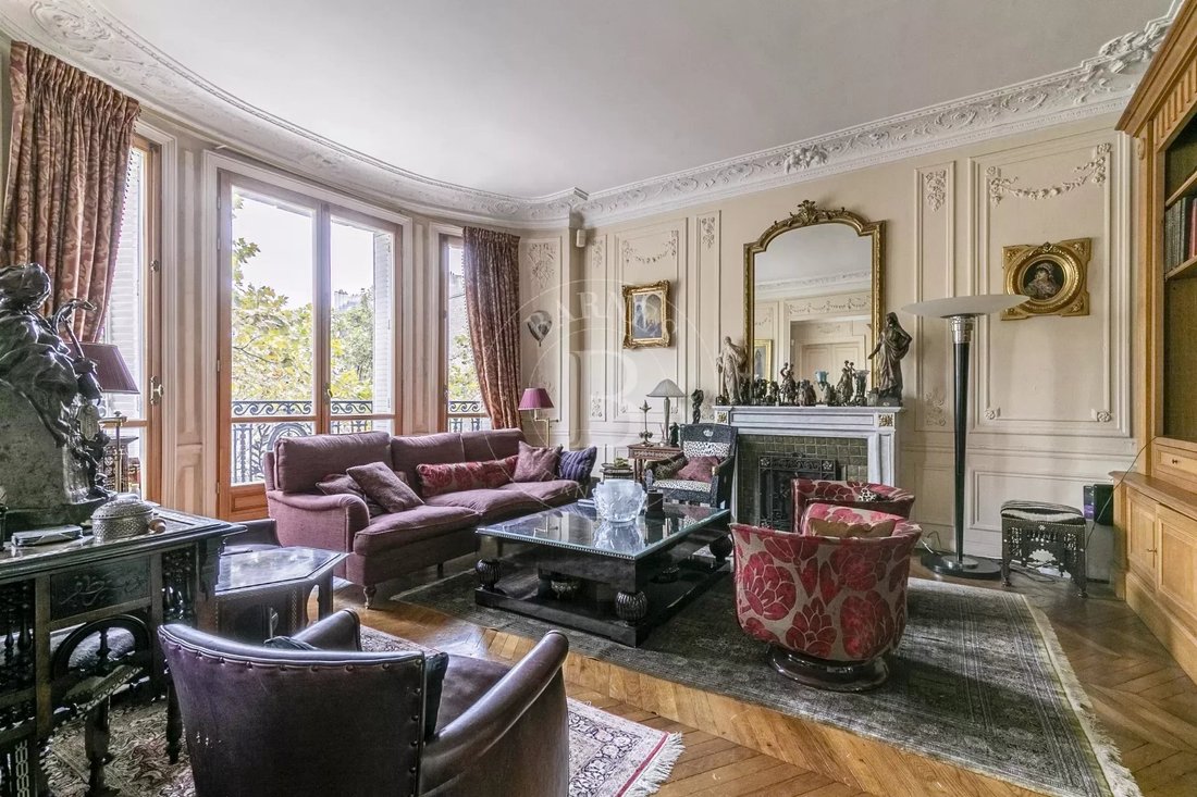 Paris 7 Champ De Mars Family Apartment In Paris, île De France, France