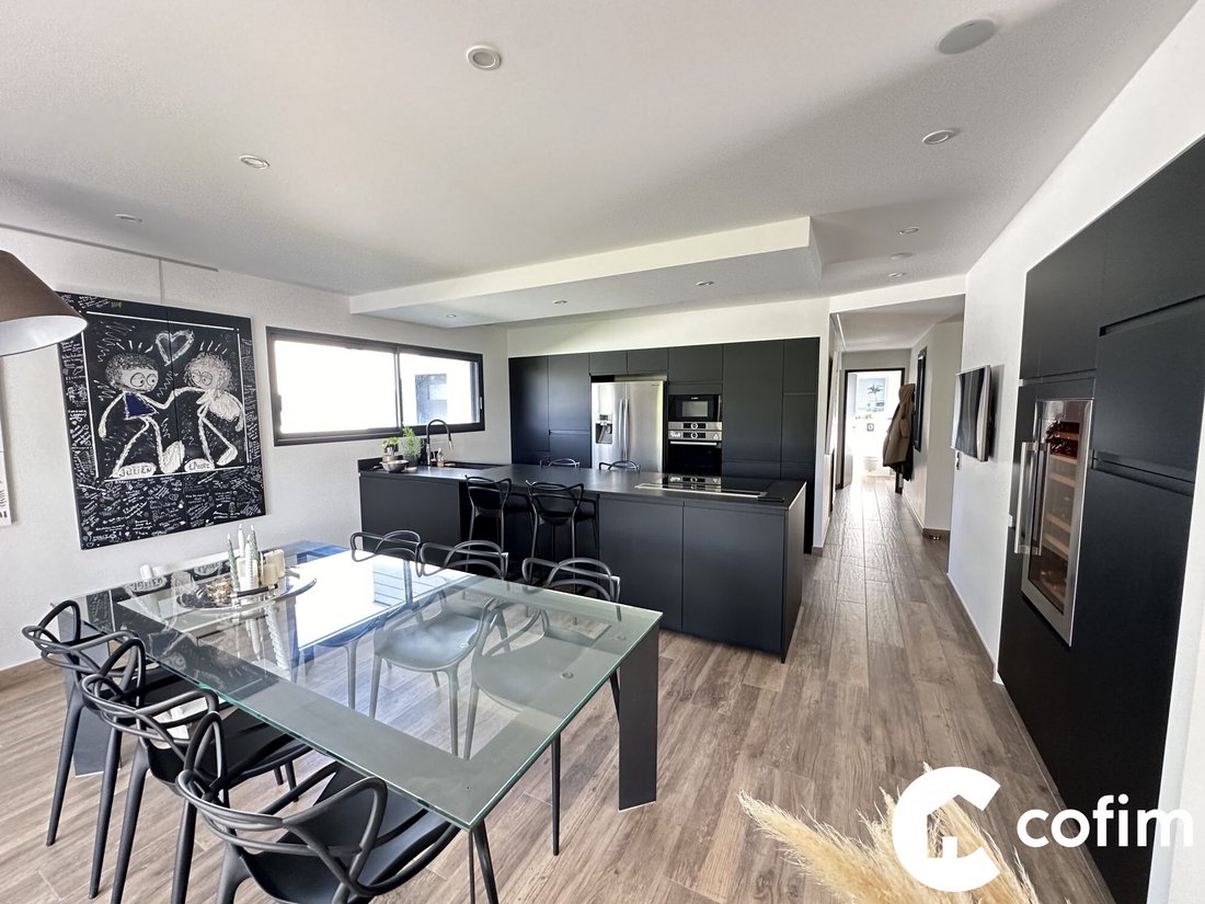 Pau Villa In Pau, Nouvelle Aquitaine, France For Sale (14778158)