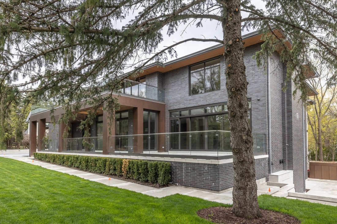 House in Toronto, Ontario, Canada 2 - 14779364