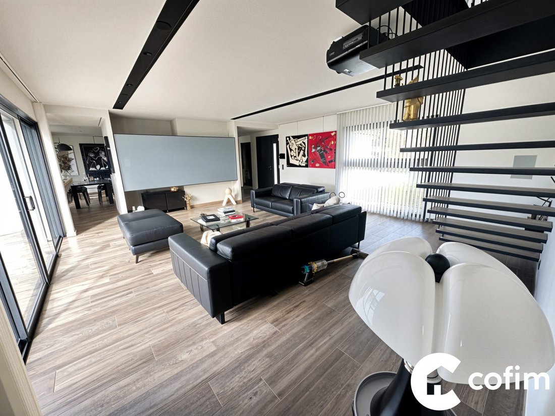 Pau Villa In Pau, Nouvelle Aquitaine, France For Sale (14778158)