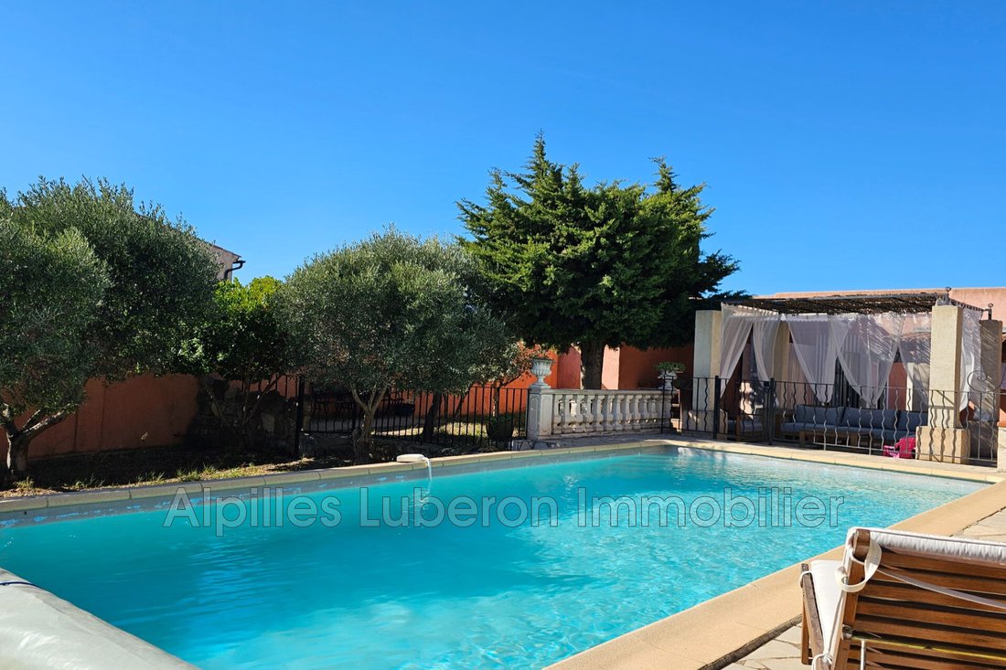 Villa in Aureille, Provence-Alpes-Côte d'Azur, France 3 - 14745370