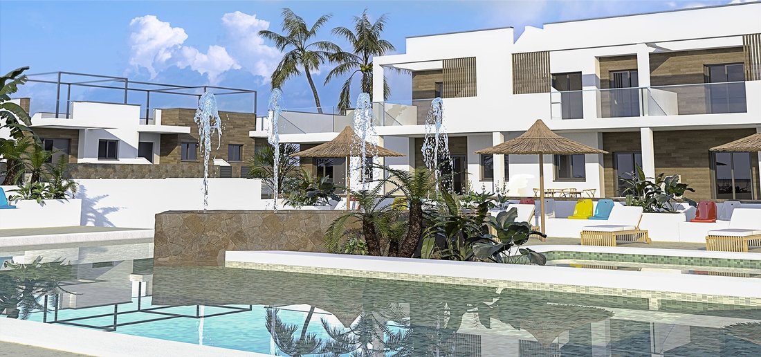 Bungalow in Pilar de la Horadada, Valencian Community, Spain 1 - 14783756