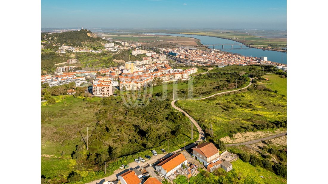 Land in Vila Franca de Xira, Lissabon, Portugal 1 - 14787005